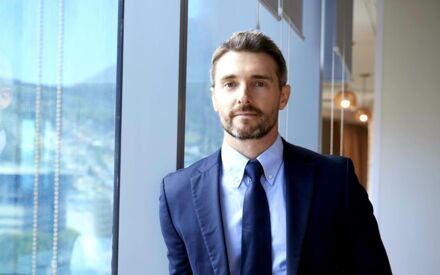 Un homme seul en pleine refléxion